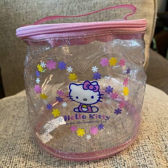 Vintage 2001 Sanrio Hello Kitty plastic cosmetic bag - Picture 3 of 7